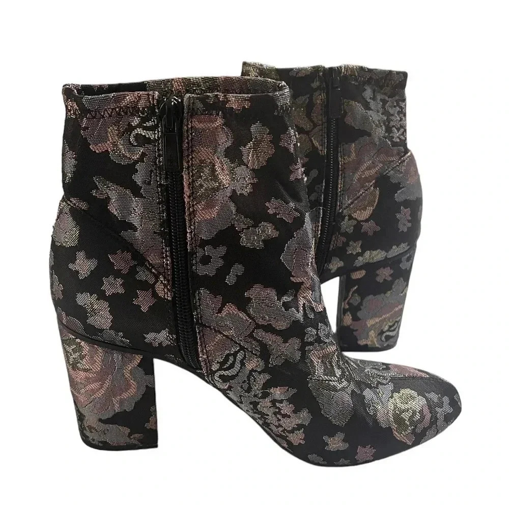 Reaction Kenneth Cole Booties - Picture 7 of 7